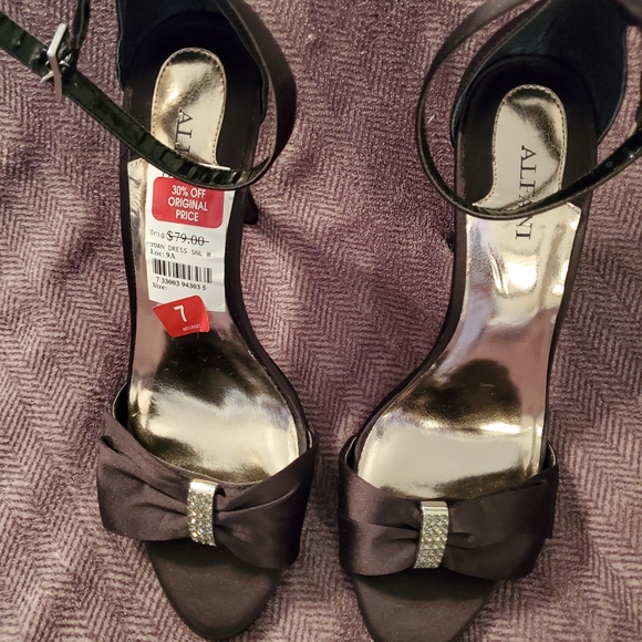 Alfani evening heels - Picture 2 of 3
